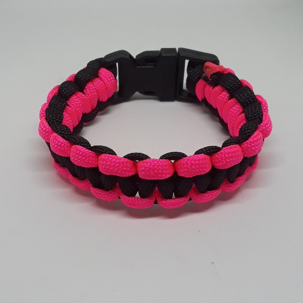 Handmade paracord bracelet